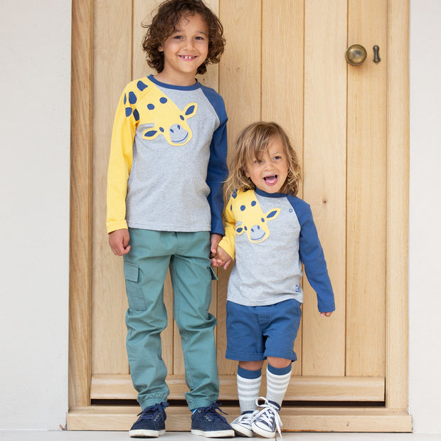 Boy in giraffe t-shirt