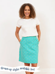 Kite - Girls organic queen bee pinafore green - Adjustable straps with coconut buttons